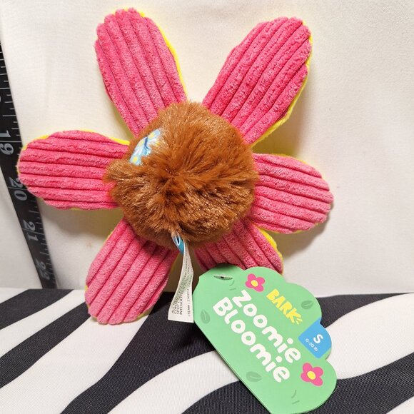 NWT Bark *BarkBOX* SunnySpot Garden theme box with 3 toys and 3 treats - S - Picture 4 of 16